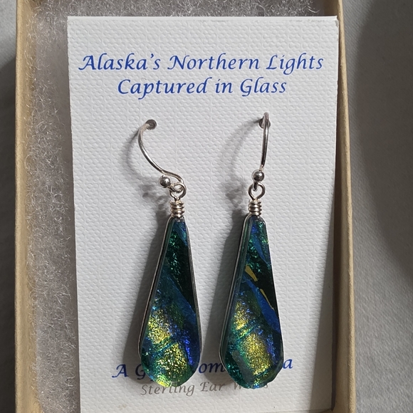 Jewelry - Elegant Blue and Green Glass Earrings